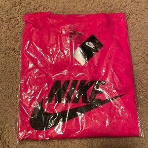 NWT mens Nike short sleeve T-shirt size Large